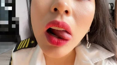 憋得住算我输，戴耳机观看，叫床好销魂，这才是操B